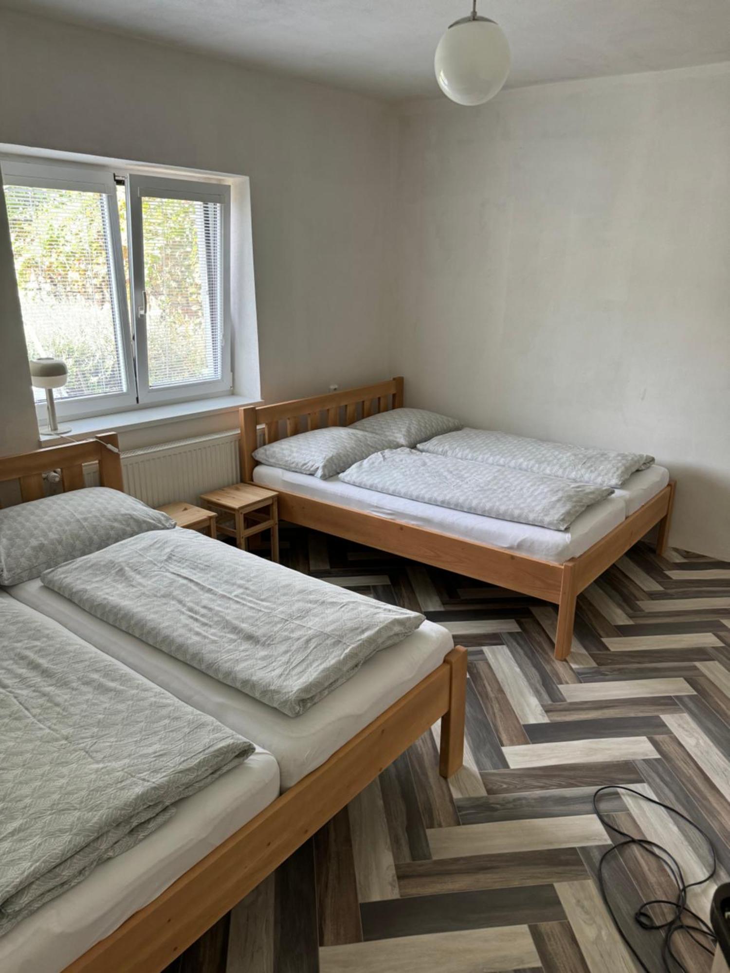 Mikulovska Chalupa Se Sklepem Экстерьер фото